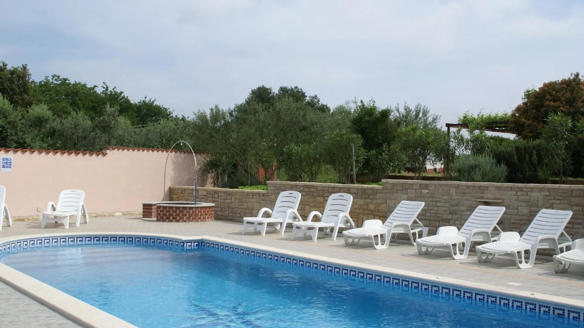 Charming Apartment In Banjole Near Sea 0*,  Croatia