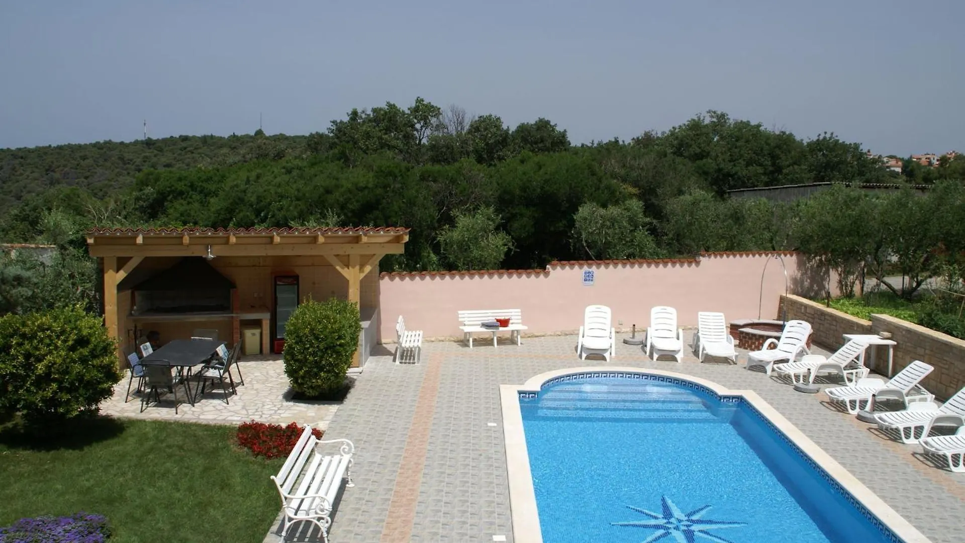 Charming Apartment In Banjole Near Sea