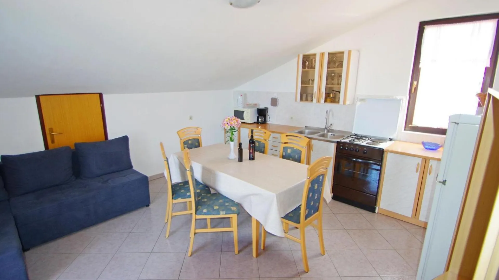 Charming Apartment In Banjole Near Sea Croatia