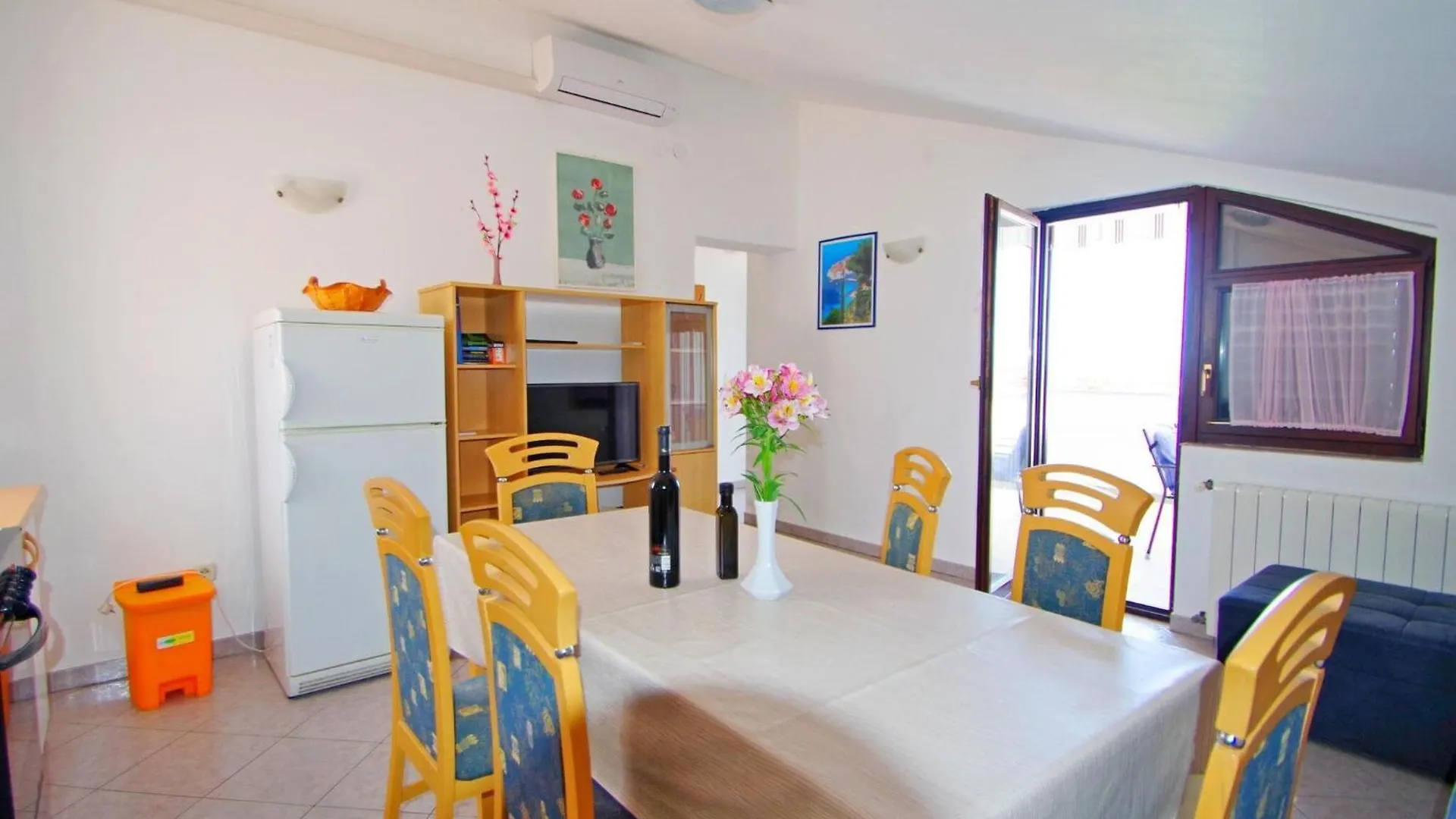 Charming Apartment In Banjole Near Sea Croatia
