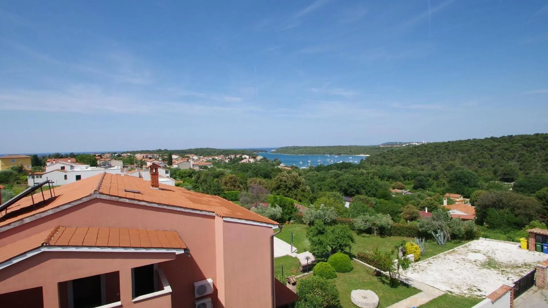 Charming Apartment In Banjole Near Sea