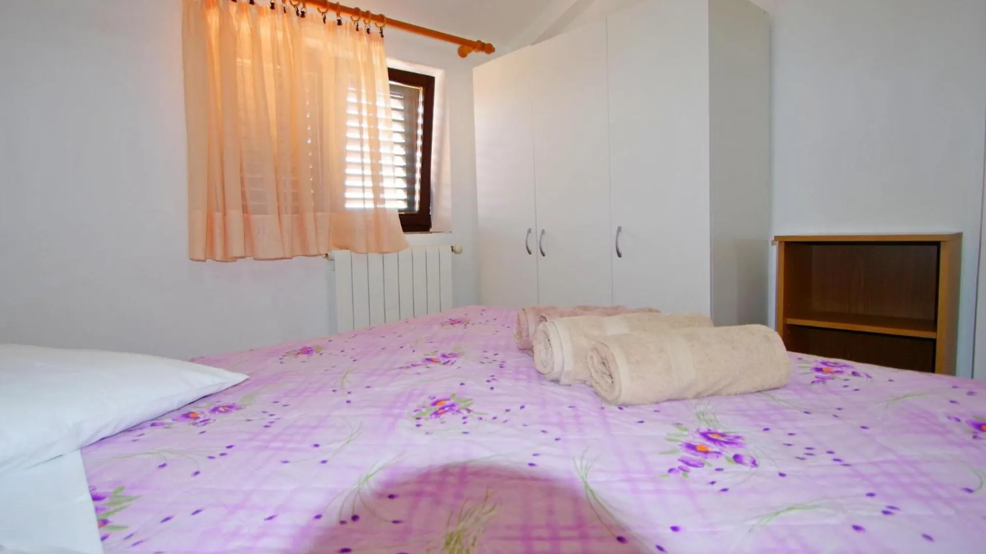 Charming Apartment In Banjole Near Sea