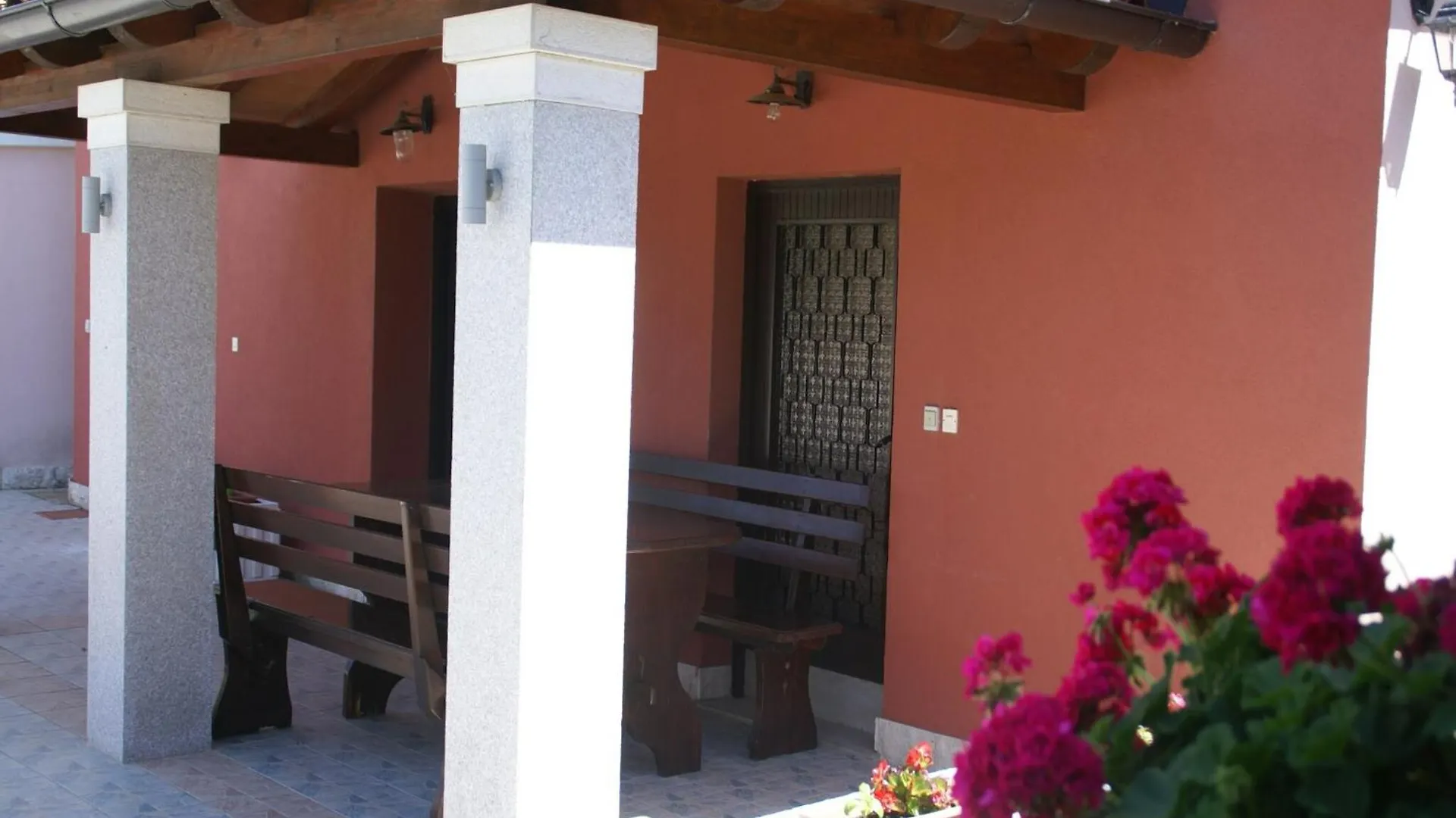 Charming Apartment In Banjole Near Sea
