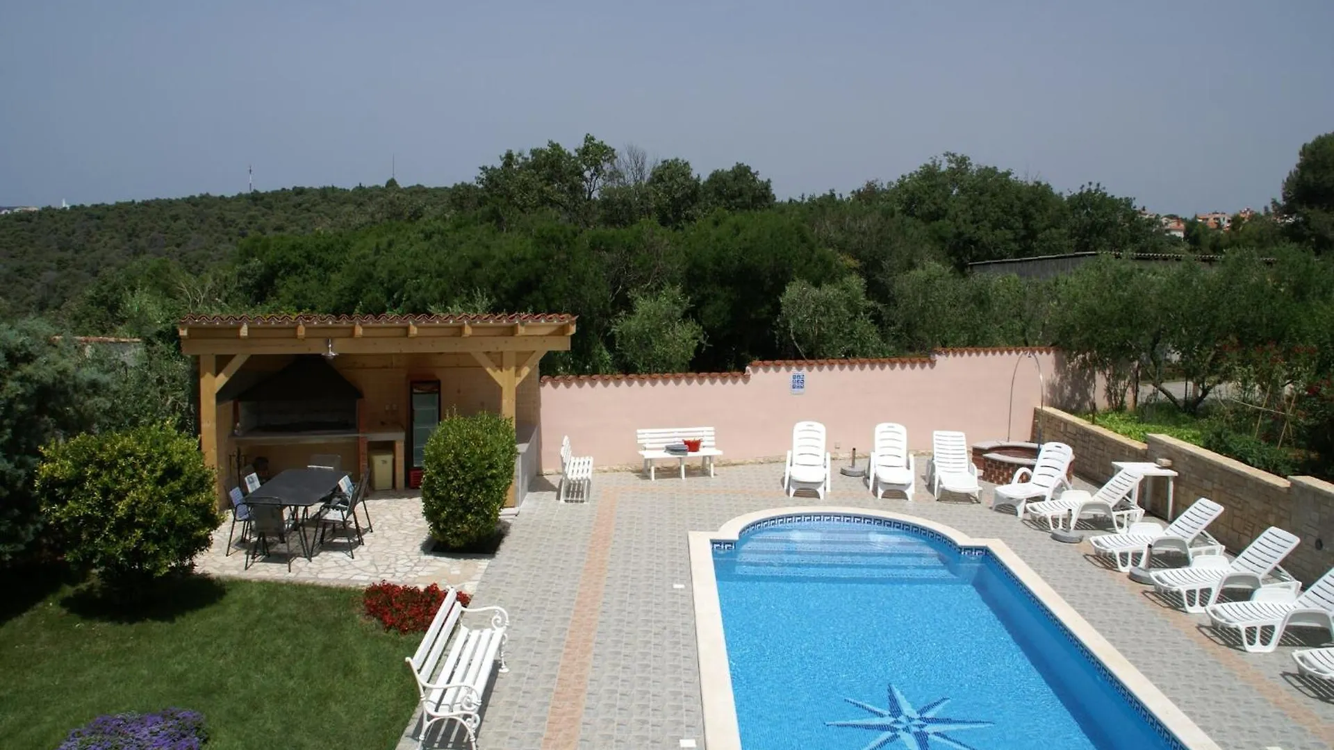 Charming Apartment In Banjole Near Sea