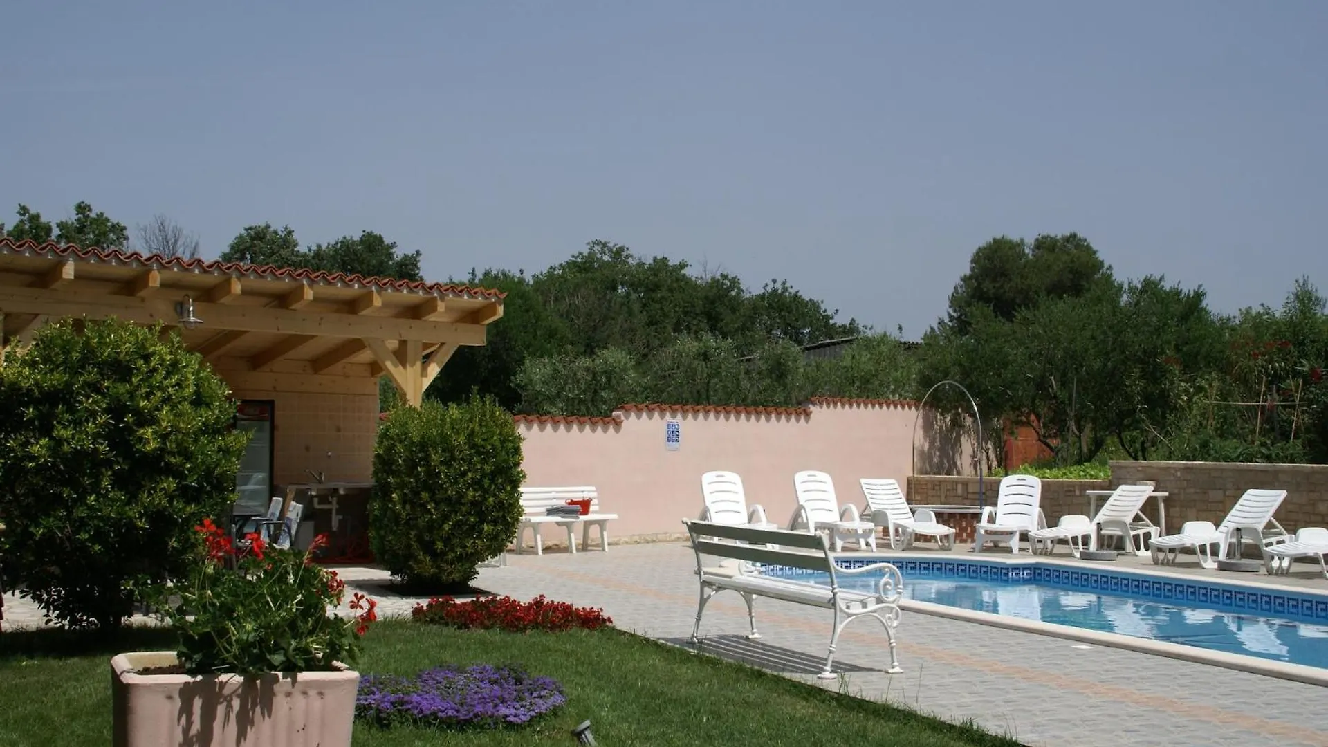 Charming Apartment In Banjole Near Sea