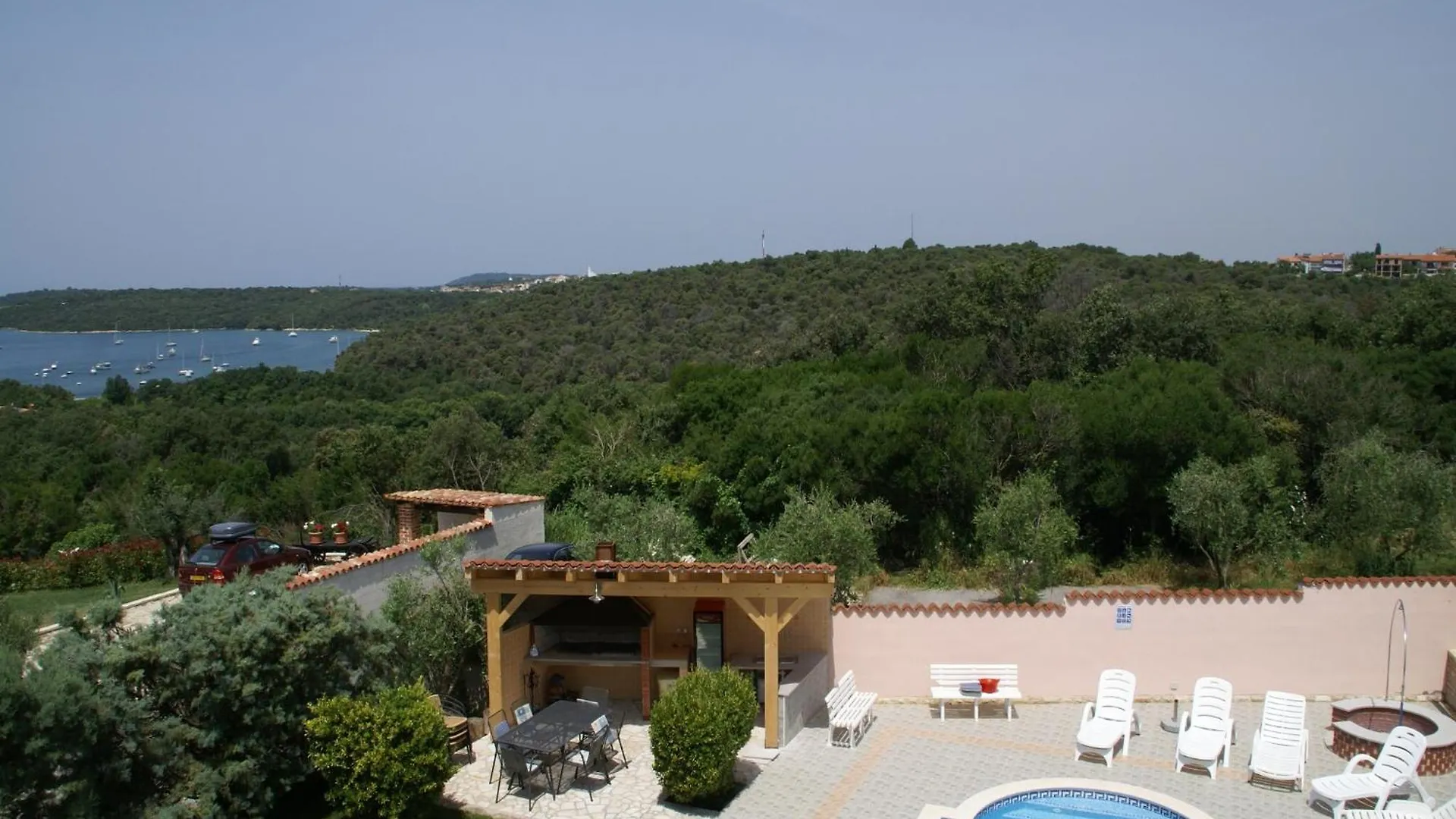 Charming Apartment In Banjole Near Sea